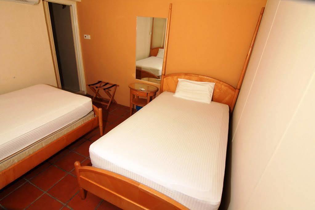 Red Inn Heritage Guest House George Town Buitenkant foto